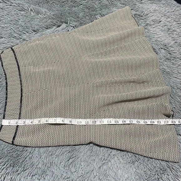 π₯°π₯°Ann Taylor LOFT Skirtπ₯°π₯° - Picture 9 of 10